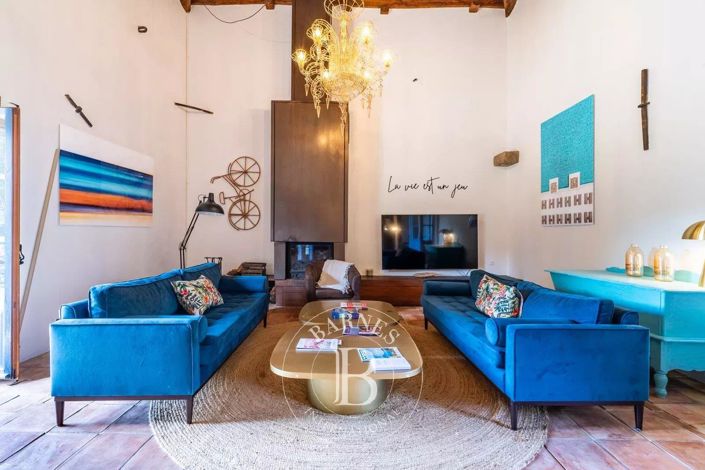 Image No.6-5 Bed House for sale