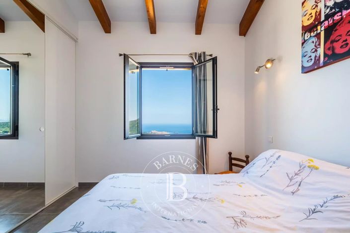 Image No.16-5 Bed House for sale