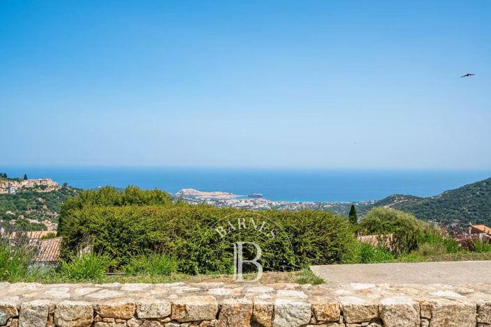 Image No.2-5 Bed House for sale