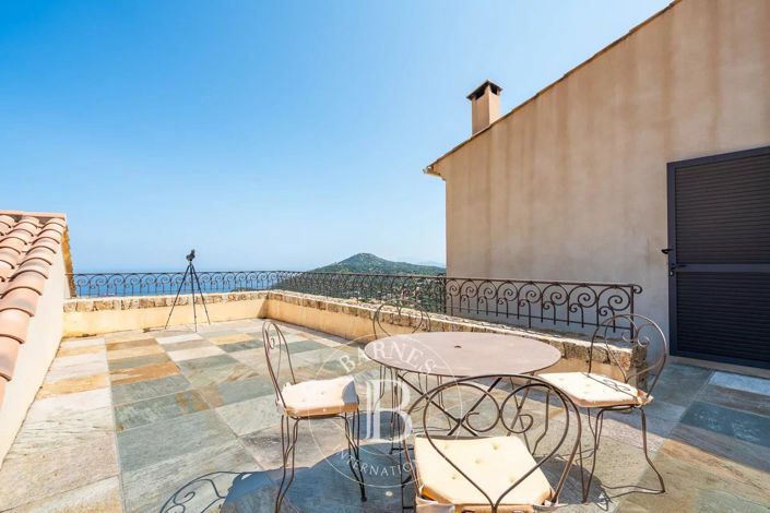 Image No.5-5 Bed House for sale