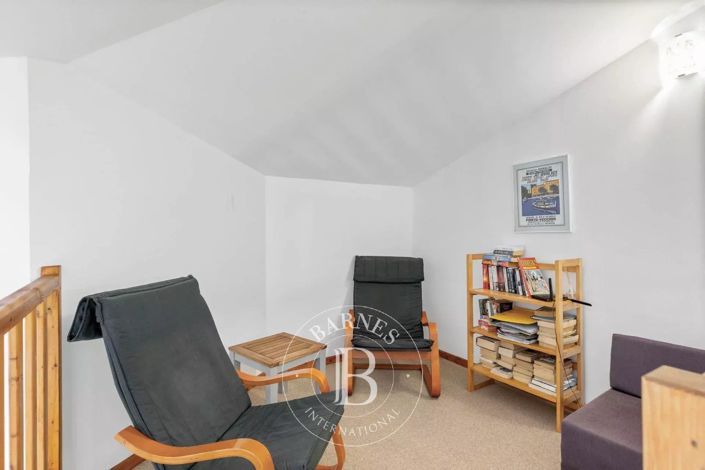 Image No.16-7 Bed House for sale