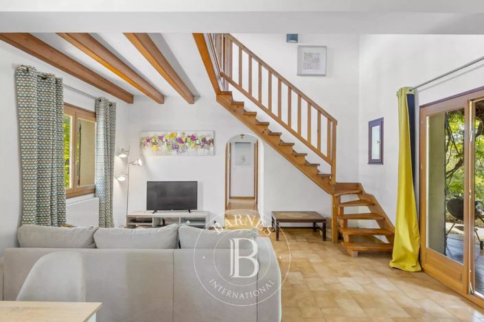 Image No.4-7 Bed House for sale