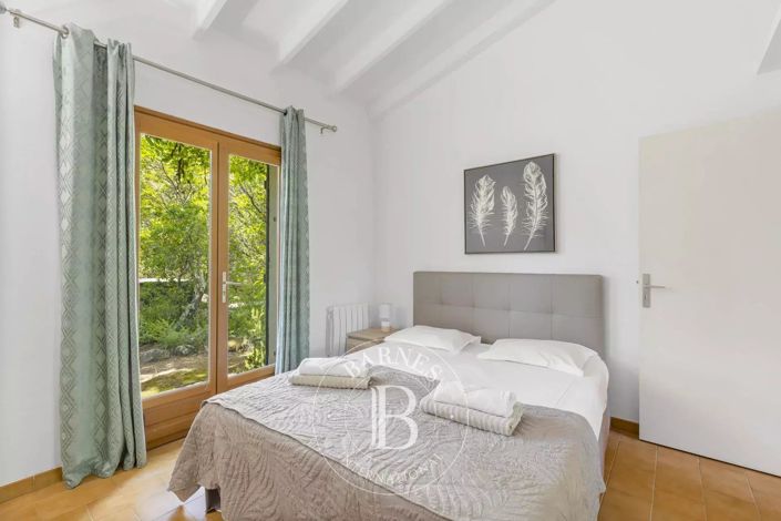 Image No.7-7 Bed House for sale