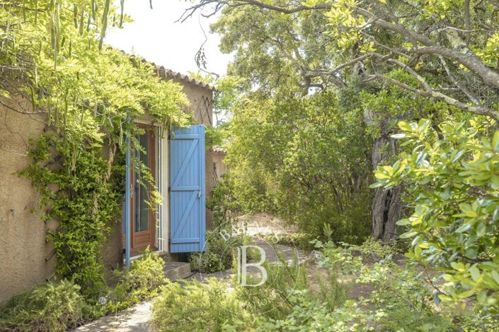 Image No.9-7 Bed House for sale