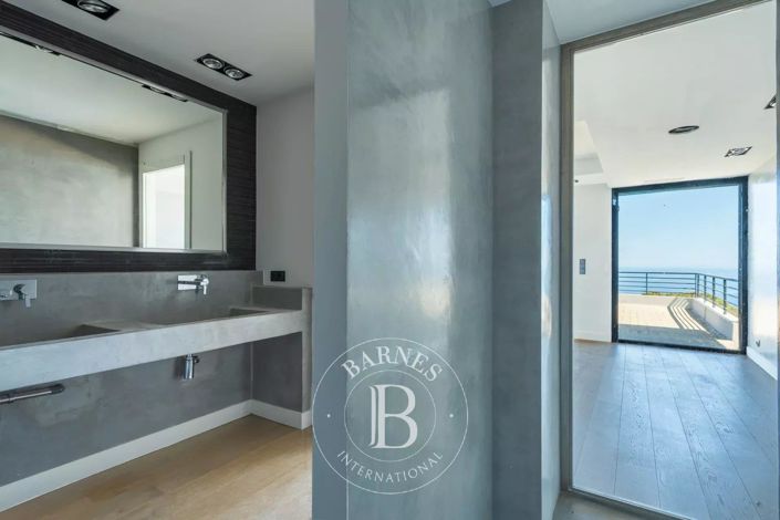 Image No.11-House for sale