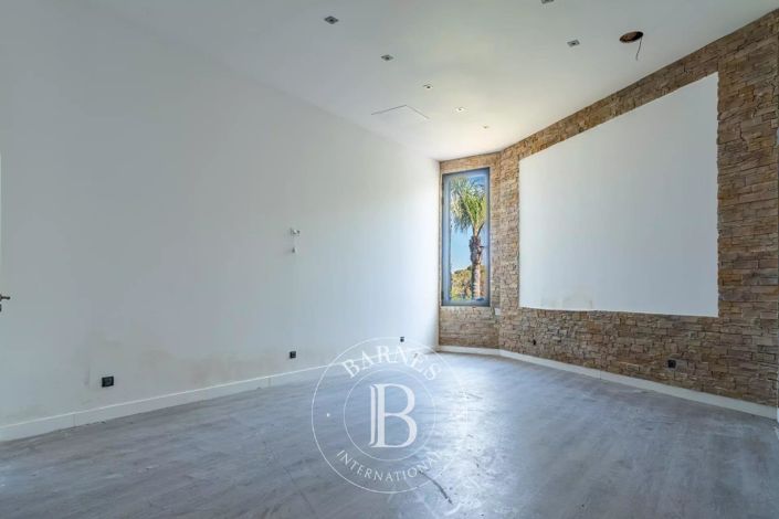 Image No.14-House for sale