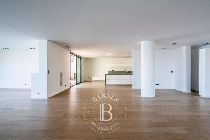 Image No.8-House for sale