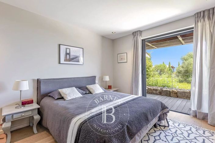 Image No.15-5 Bed House for sale