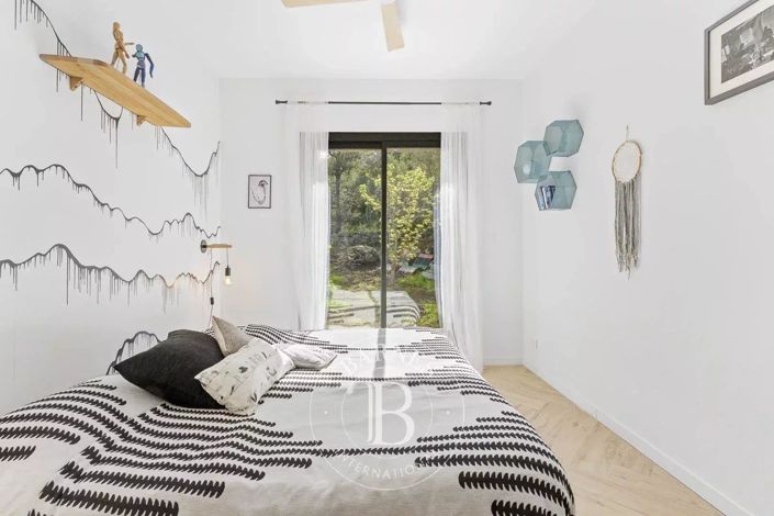 Image No.15-5 Bed House for sale