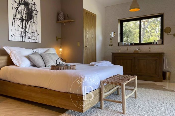 Image No.19-5 Bed House for sale