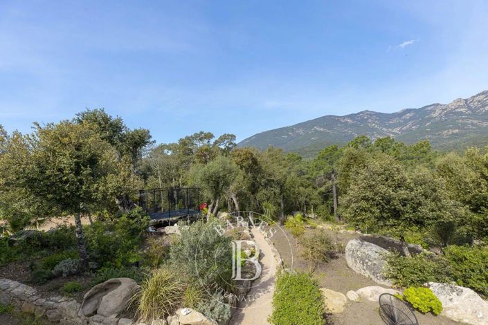 Image No.23-5 Bed House for sale