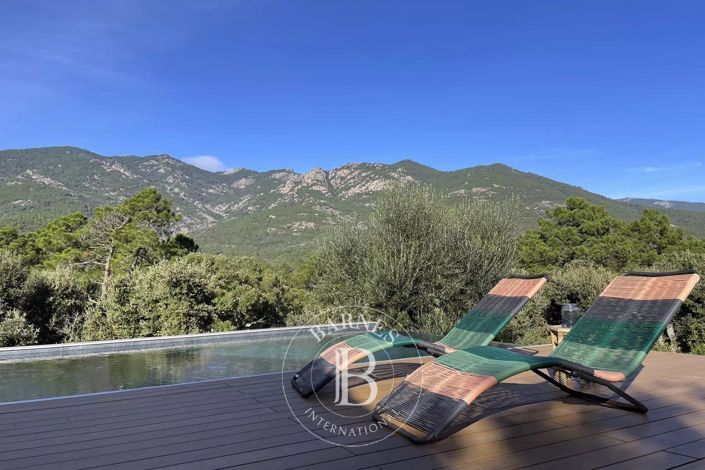 Image No.3-5 Bed House for sale