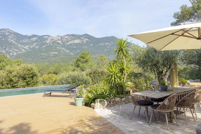 Image No.4-5 Bed House for sale