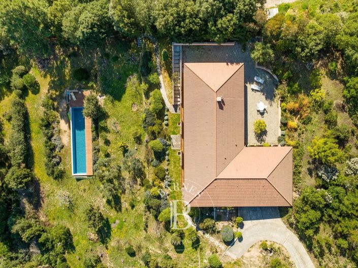 Image No.2-4 Bed House for sale