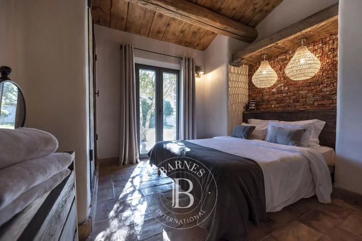 Image No.12-2 Bed House for sale