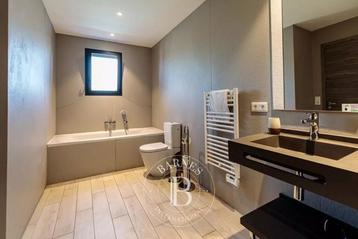 Image No.4-3 Bed House for sale