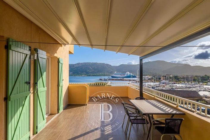 Image No.2-Maison de 4 chambres à vendre à Porto-Vecchio