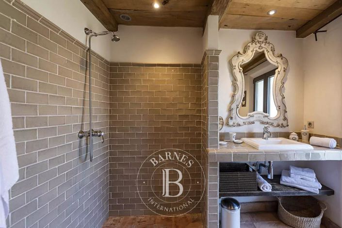 Image No.8-3 Bed House for sale