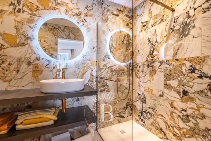 Image No.11-3 Bed Apartment for sale