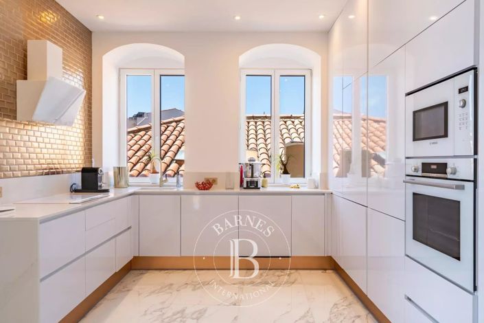 Image No.7-3 Bed Apartment for sale