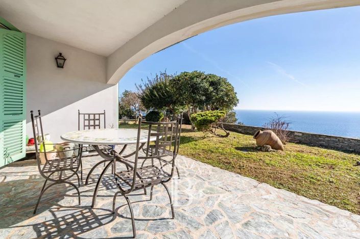 Image No.2-6 Bed House for sale