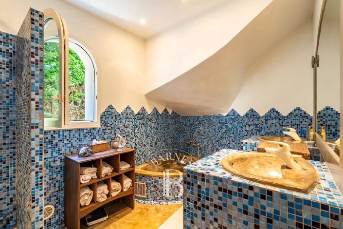 Image No.12-4 Bed House for sale