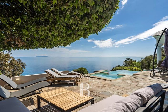 Image No.2-4 Bed House for sale