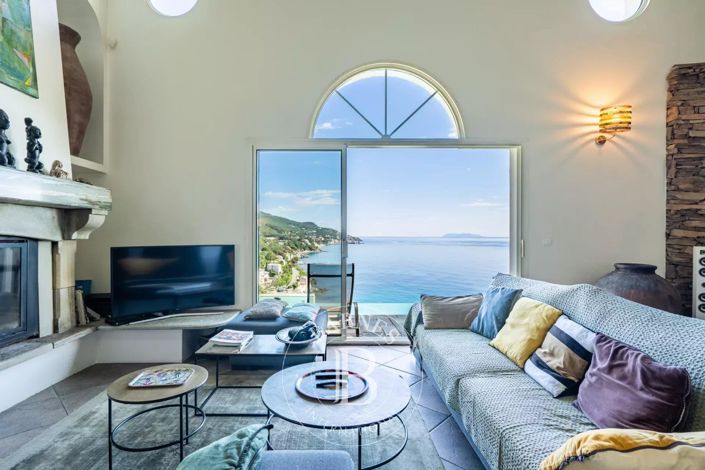 Image No.4-4 Bed House for sale