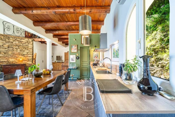 Image No.8-4 Bed House for sale