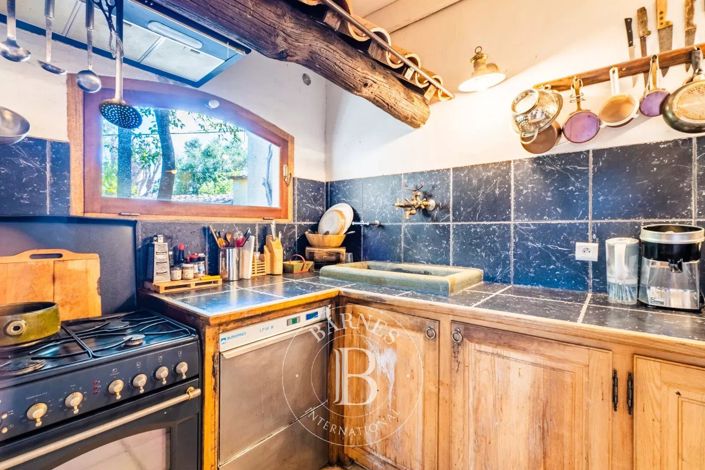 Image No.13-8 Bed House for sale