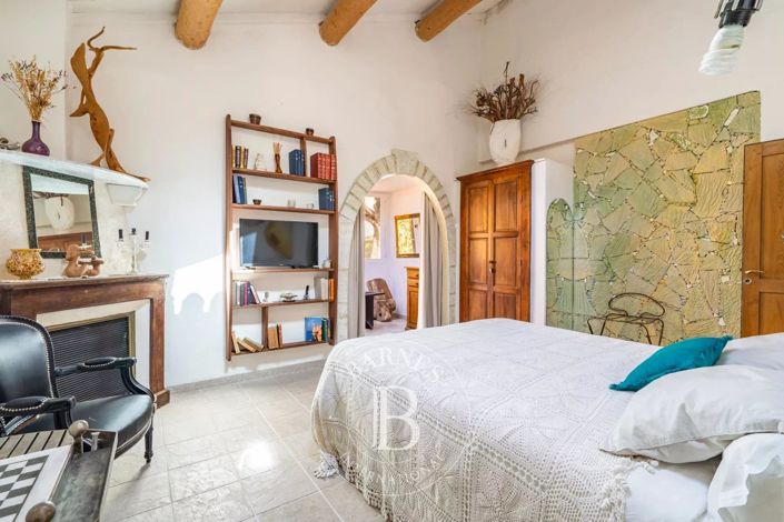 Image No.15-8 Bed House for sale