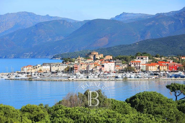 Image No.24-8 Bed House for sale