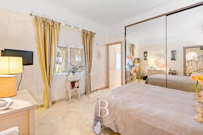 Image No.15-9 Bed House for sale