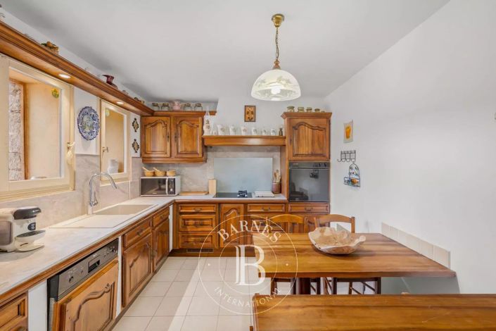 Image No.19-9 Bed House for sale