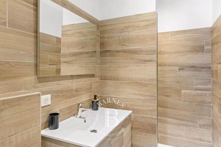 Image No.7-6 Bed House for sale