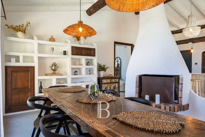 Image No.10-5 Bed House for sale