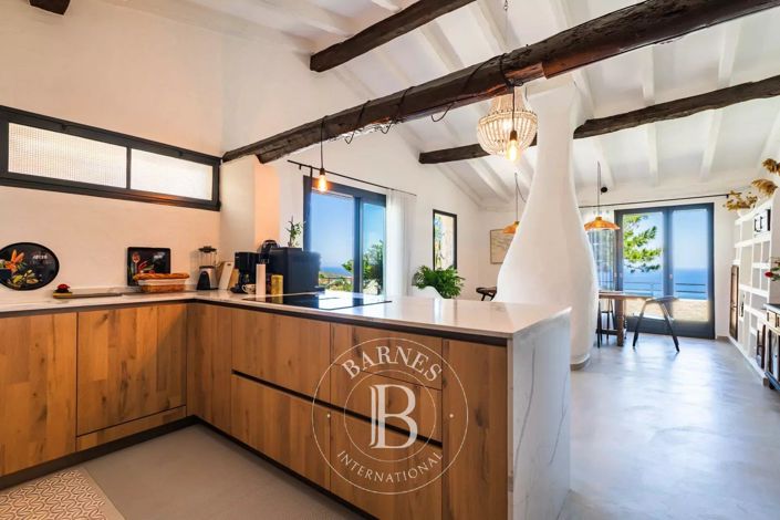 Image No.12-5 Bed House for sale