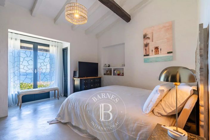 Image No.15-5 Bed House for sale