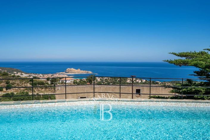 Image No.3-5 Bed House for sale