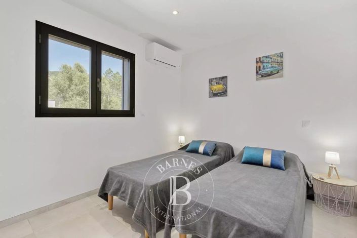 Image No.11-4 Bed House for sale