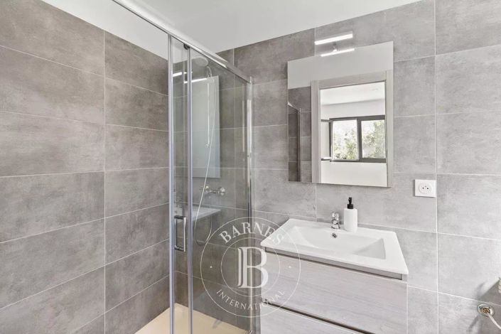 Image No.12-4 Bed House for sale