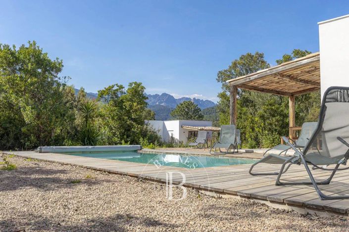 Image No.3-4 Bed House for sale