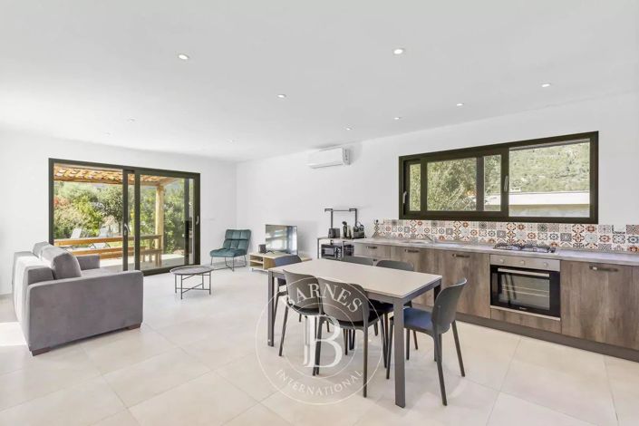 Image No.4-4 Bed House for sale