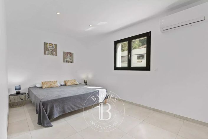 Image No.9-4 Bed House for sale