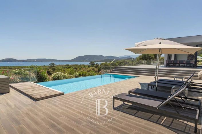 Image No.1-4 Bed House for sale