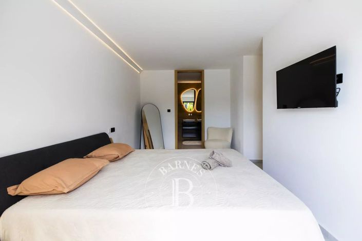 Image No.10-3 Bed House for sale