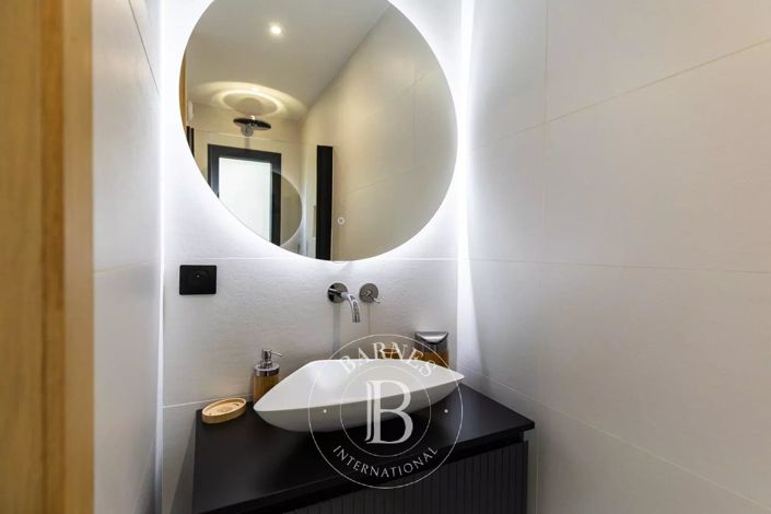 Image No.13-3 Bed House for sale