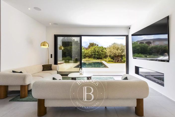 Image No.7-3 Bed House for sale