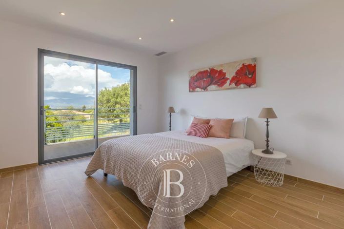 Image No.10-House for sale