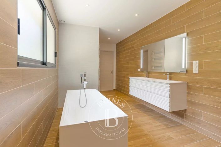 Image No.12-House for sale